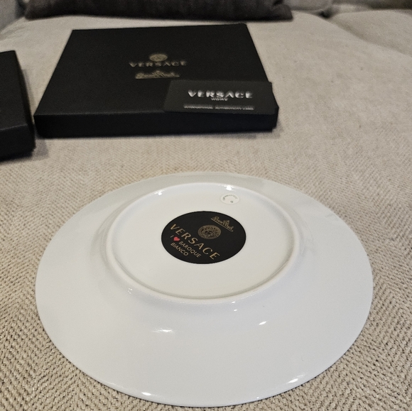 Versace Gold and White Dining Plates - Picture 7 of 15